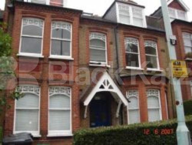 			2 Bedroom, 1 bath, 1 reception Terraced House			 Crouch Hill, CROUCH END N8
